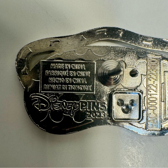 NWT. Disney pin featuring Dopey Snow White and the Seven Dwarfs as a sleep mask. - Picture 7 of 7